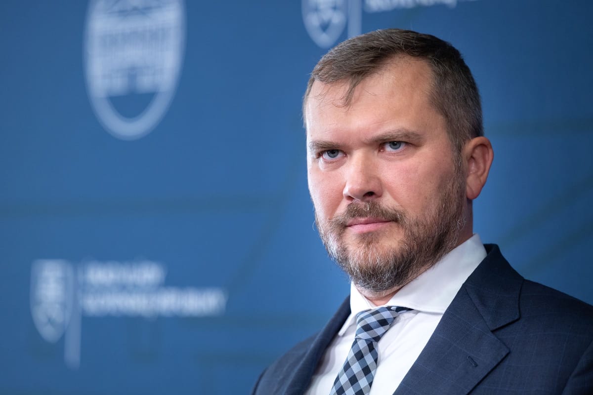 Hostia víkendových diskusných relácií