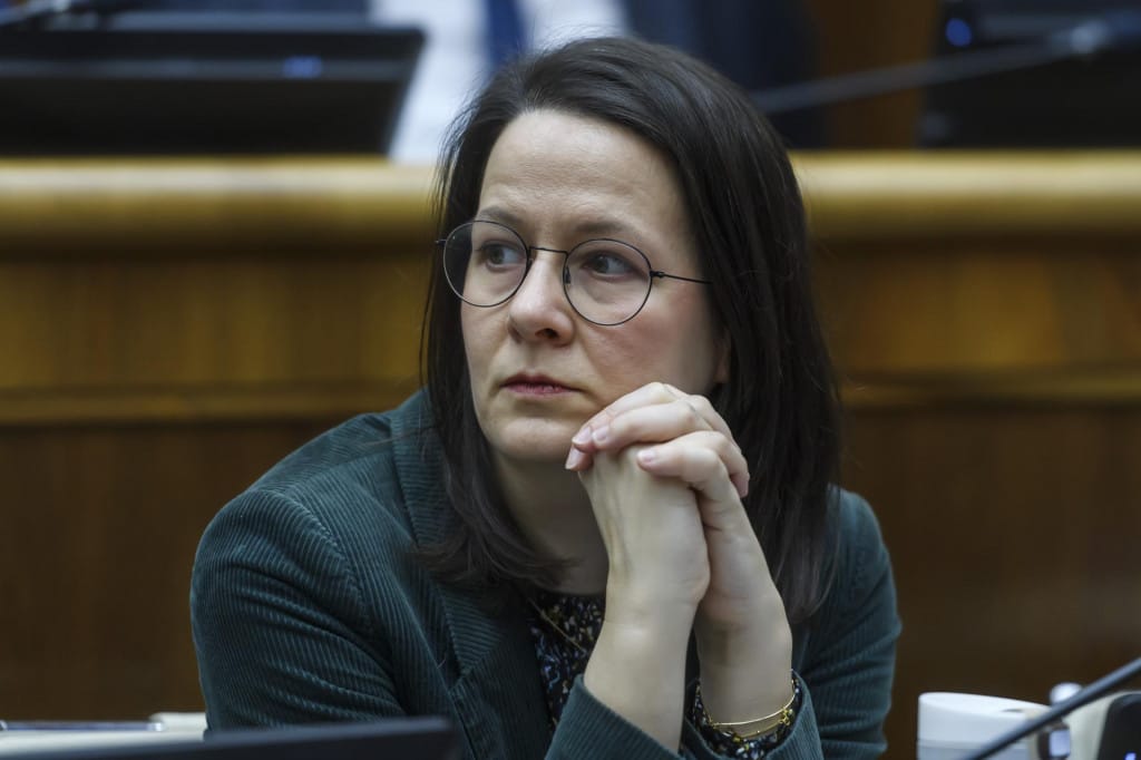 Hostia víkendových diskusných relácií